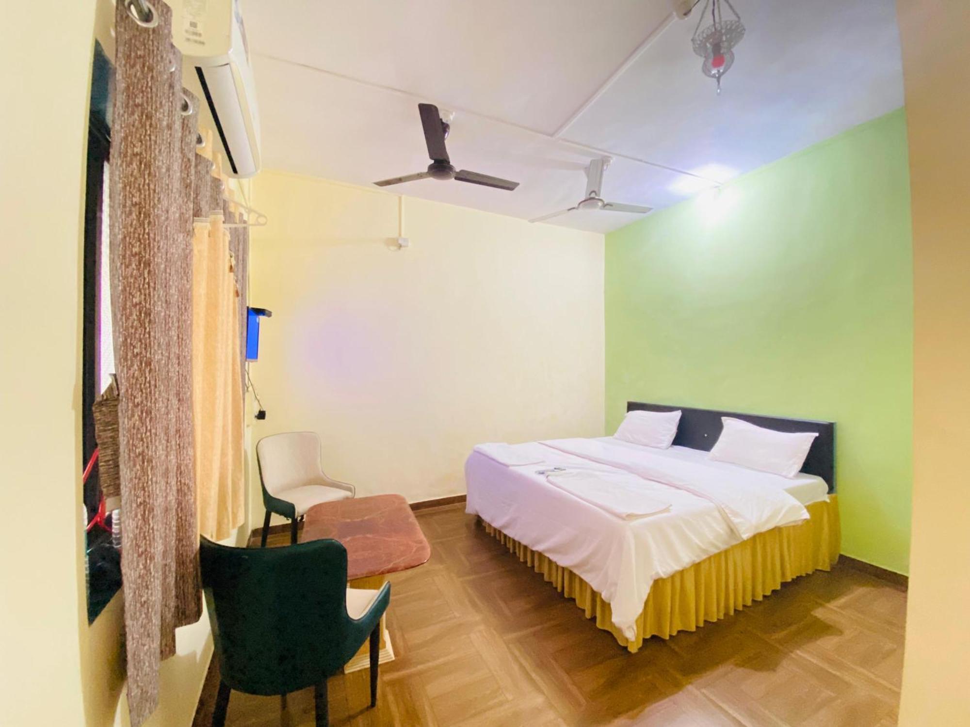 Humming Bird Beach Resorts Alibág Kültér fotó